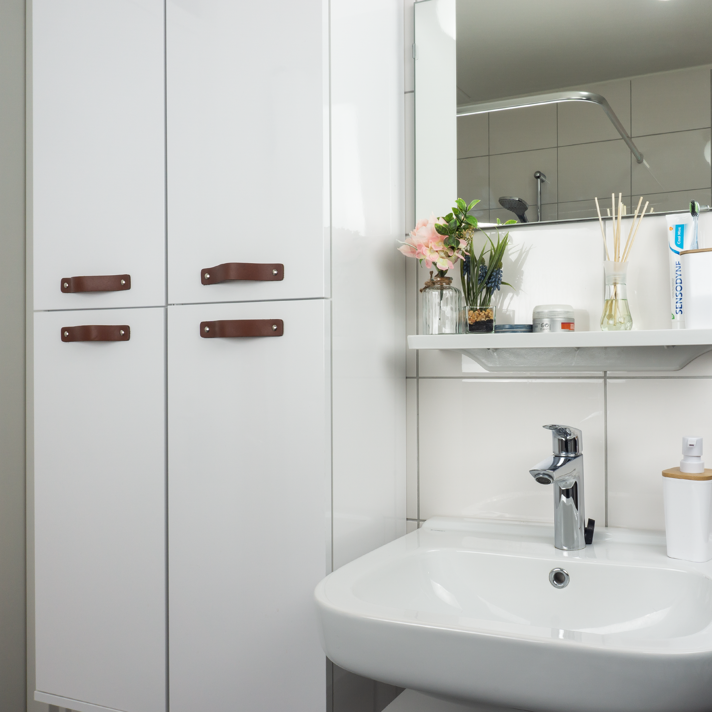 Leren Handgrepen 6 stuks – Meubelgreep – Handvaten Kast – Keukengreep – Ladegreep – Leren Lus – Incl. Sierschroeven – 100% Buffel Leer - Cognac