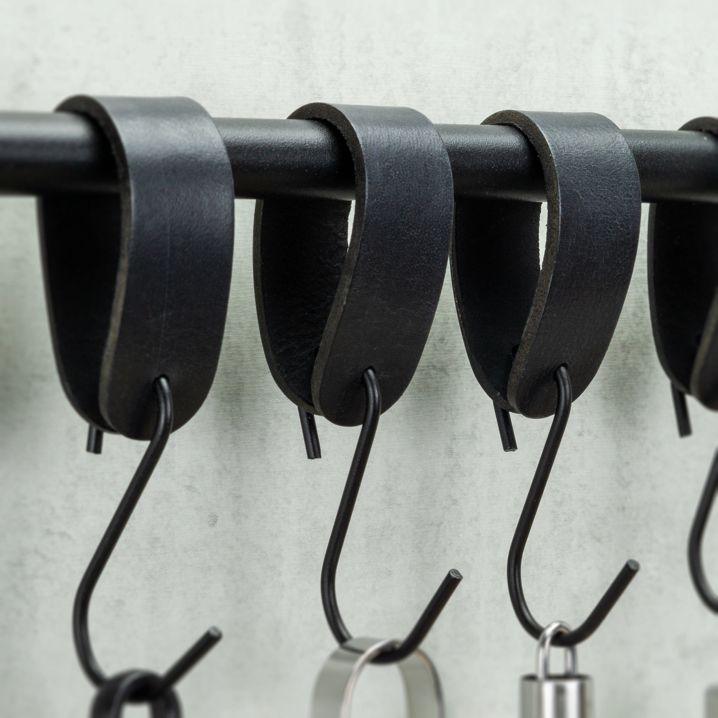 Ophanghaken 5 stuks - Leren S-haak hangers - Zwart - 15 x 2,5 cm – Handdoekhaakjes – Kapstokhaak